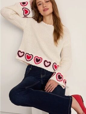 Francesca’s Womens Cream Heart-Trim Knit Sweater